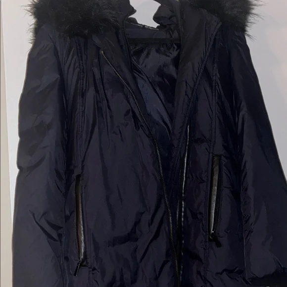 DKNY Midnight Puffer Coat with Faux Fur Trim - Picture 4 of 11